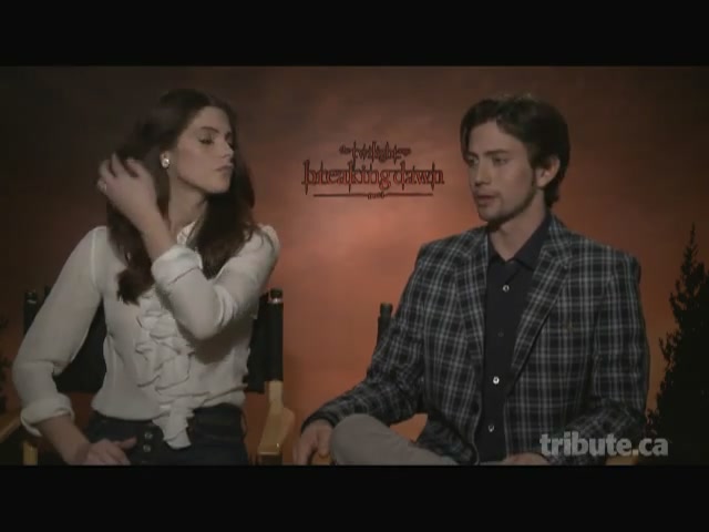 Ashley-Greene-dot-nl_BreakingDawnInterview-TributeMovies0158.jpg