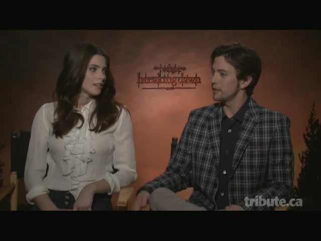 Ashley-Greene-dot-nl_BreakingDawnInterview-TributeMovies0163.jpg
