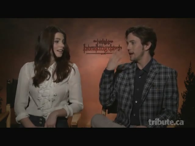Ashley-Greene-dot-nl_BreakingDawnInterview-TributeMovies0167.jpg