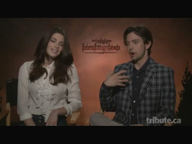 Ashley-Greene-dot-nl_BreakingDawnInterview-TributeMovies0168.jpg