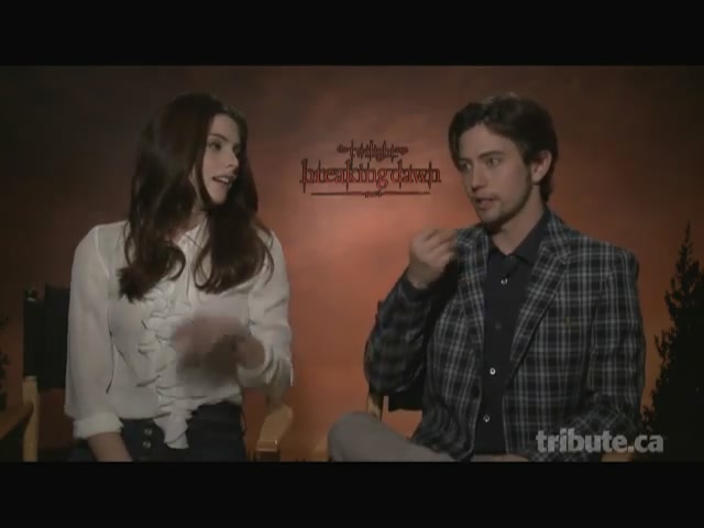 Ashley-Greene-dot-nl_BreakingDawnInterview-TributeMovies0169.jpg