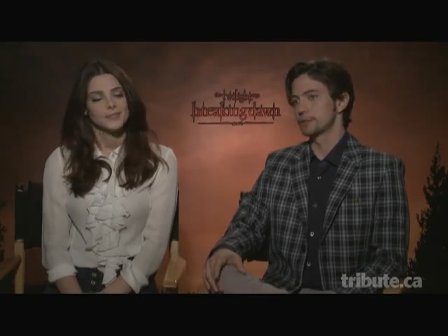 Ashley-Greene-dot-nl_BreakingDawnInterview-TributeMovies0174.jpg