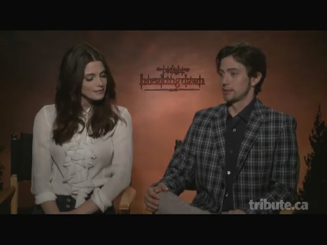 Ashley-Greene-dot-nl_BreakingDawnInterview-TributeMovies0178.jpg