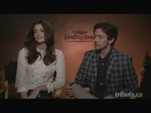 Ashley-Greene-dot-nl_BreakingDawnInterview-TributeMovies0179.jpg