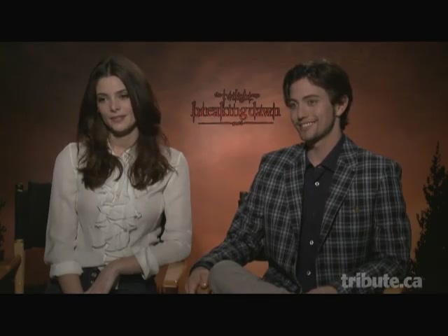 Ashley-Greene-dot-nl_BreakingDawnInterview-TributeMovies0182.jpg