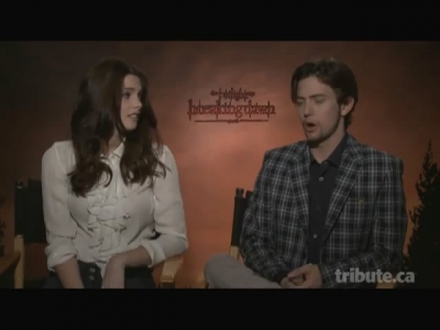 Ashley-Greene-dot-nl_BreakingDawnInterview-TributeMovies0019.jpg