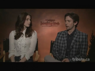 Ashley-Greene-dot-nl_BreakingDawnInterview-TributeMovies0040.jpg