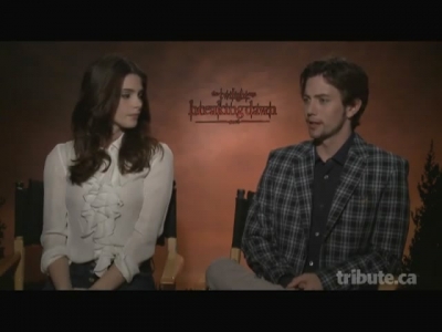 Ashley-Greene-dot-nl_BreakingDawnInterview-TributeMovies0041.jpg