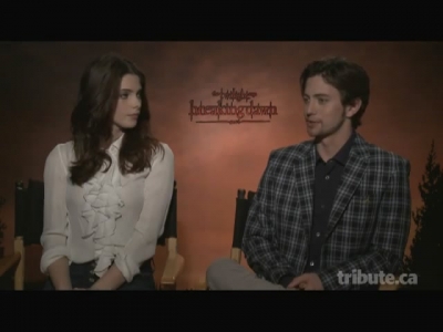 Ashley-Greene-dot-nl_BreakingDawnInterview-TributeMovies0042.jpg