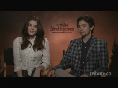 Ashley-Greene-dot-nl_BreakingDawnInterview-TributeMovies0064.jpg