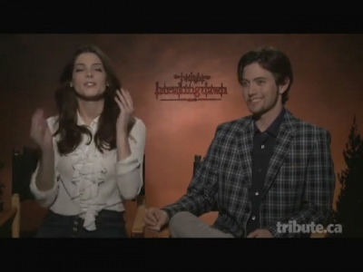 Ashley-Greene-dot-nl_BreakingDawnInterview-TributeMovies0067.jpg