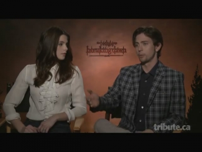 Ashley-Greene-dot-nl_BreakingDawnInterview-TributeMovies0153.jpg