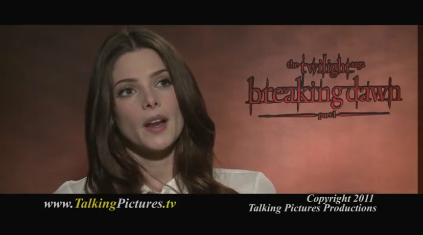 Ashley-Greene-dot-nl_BreakingDawnInterview-TvsTalkingPictures0111.jpg