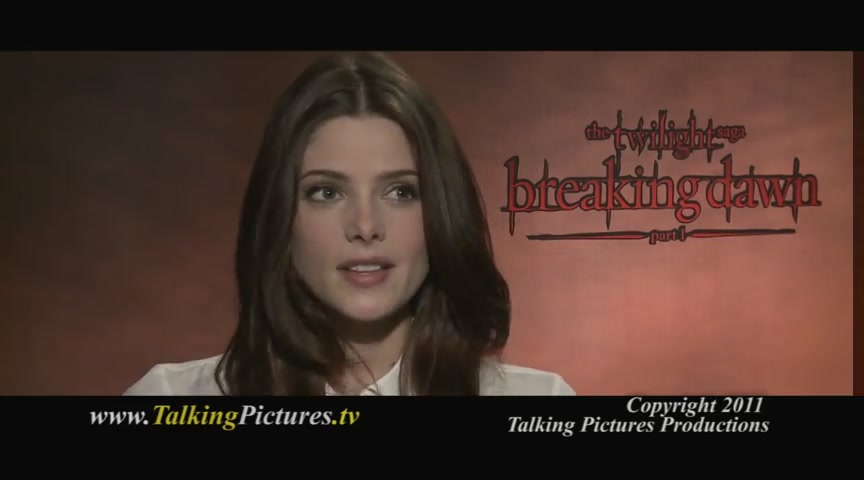 Ashley-Greene-dot-nl_BreakingDawnInterview-TvsTalkingPictures0117.jpg