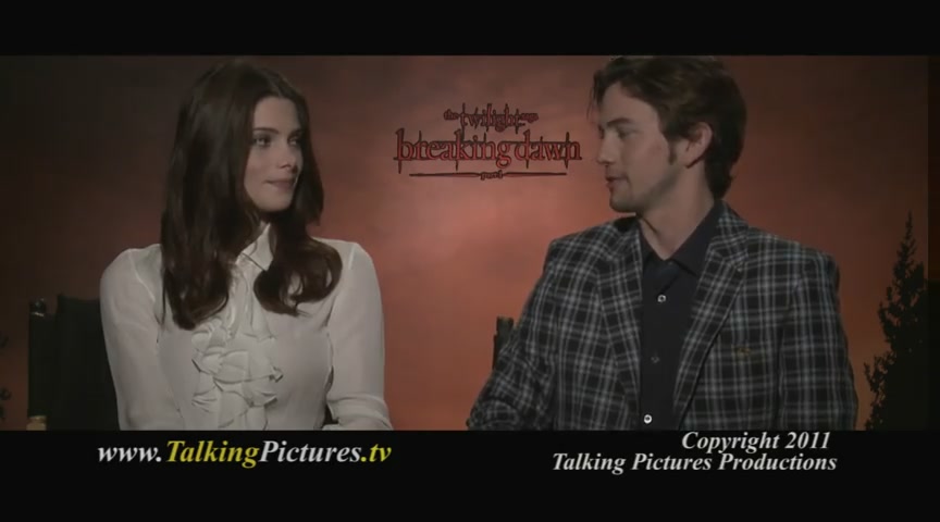 Ashley-Greene-dot-nl_BreakingDawnInterview-TvsTalkingPictures0156.jpg