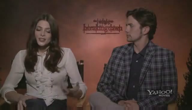 Ashley-Greene-dot-nl_BreakingDawnInterview-Yahoo0007.jpg