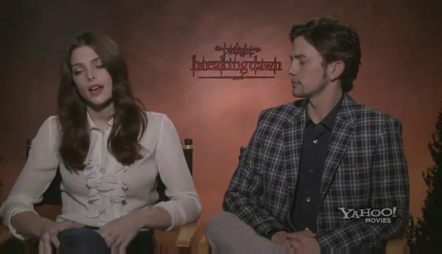 Ashley-Greene-dot-nl_BreakingDawnInterview-Yahoo0008.jpg