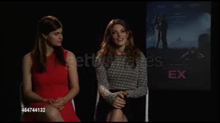 Ashley-Greene-dot-nl_BuryingTheEx-GettyImages-interview0123.jpg