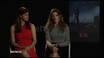 Ashley-Greene-dot-nl_BuryingTheEx-GettyImages-interview0126.jpg