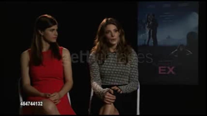 Ashley-Greene-dot-nl_BuryingTheEx-GettyImages-interview0128.jpg