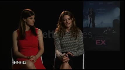 Ashley-Greene-dot-nl_BuryingTheEx-GettyImages-interview0130.jpg