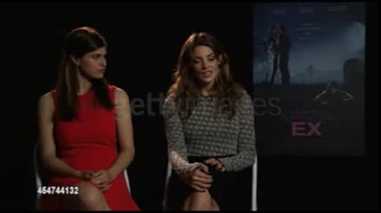 Ashley-Greene-dot-nl_BuryingTheEx-GettyImages-interview0131.jpg