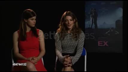 Ashley-Greene-dot-nl_BuryingTheEx-GettyImages-interview0140.jpg