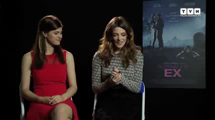 Ashley-Greene-dot-nl_BuryingTheEx-televisionet-interview0025.jpg