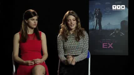 Ashley-Greene-dot-nl_BuryingTheEx-televisionet-interview0035.jpg