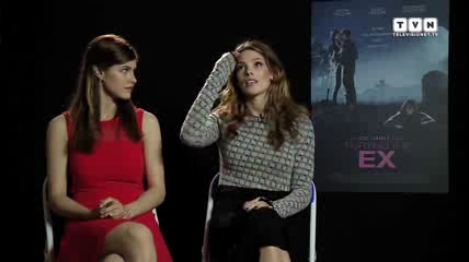 Ashley-Greene-dot-nl_BuryingTheEx-televisionet-interview0202.jpg