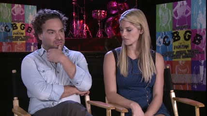 ashley-greene-dot-nl_CGBG-interviews-ClevverNews0029.jpg