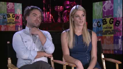 ashley-greene-dot-nl_CGBG-interviews-ClevverNews0134.jpg