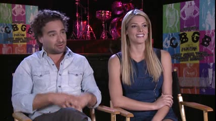 ashley-greene-dot-nl_CGBG-interviews-ClevverNews0218.jpg
