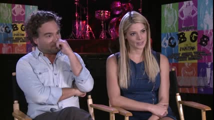 ashley-greene-dot-nl_CGBG-interviews-ClevverNews0304.jpg