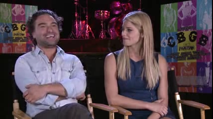 ashley-greene-dot-nl_CGBG-interviews-ClevverNews0322.jpg