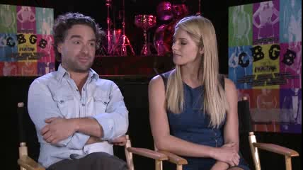 ashley-greene-dot-nl_CGBG-interviews-ClevverNews0327.jpg