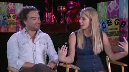 ashley-greene-dot-nl_CGBG-interviews-ClevverNews0415.jpg