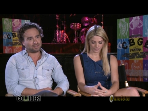 ashley-greene-dot-nl_CGBG-interviews-Collider0102.jpg
