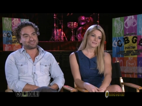 ashley-greene-dot-nl_CGBG-interviews-Collider0116.jpg