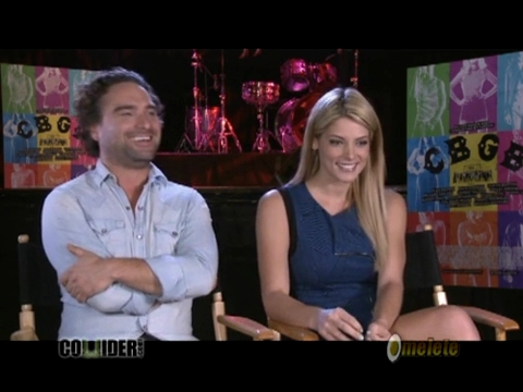 ashley-greene-dot-nl_CGBG-interviews-Collider0208.jpg