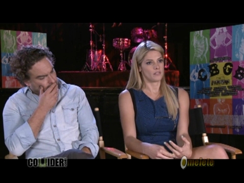 ashley-greene-dot-nl_CGBG-interviews-Collider0321.jpg
