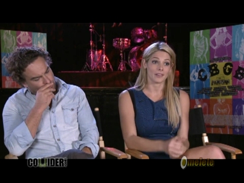 ashley-greene-dot-nl_CGBG-interviews-Collider0326.jpg