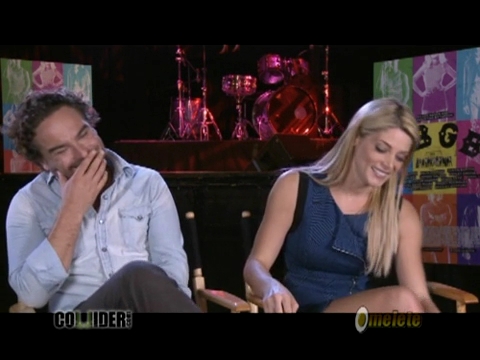 ashley-greene-dot-nl_CGBG-interviews-Collider0342.jpg
