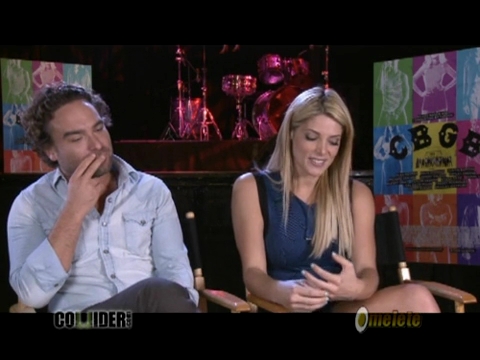 ashley-greene-dot-nl_CGBG-interviews-Collider0345.jpg