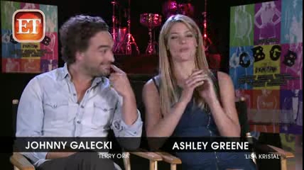 ashley-greene-dot-nl_CGBG-interviews-ETOnline0011.jpg