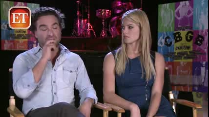 ashley-greene-dot-nl_CGBG-interviews-ETOnline0143.jpg
