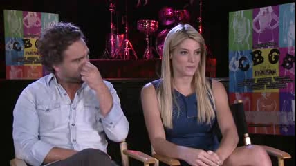 ashley-greene-dot-nl_CGBG-interviews-Screenslam0032.jpg