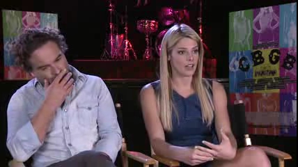 ashley-greene-dot-nl_CGBG-interviews-Screenslam0110.jpg