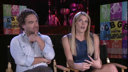 ashley-greene-dot-nl_CGBG-interviews-Screenslam0187.jpg