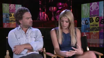 ashley-greene-dot-nl_CGBG-interviews-Screenslam0202.jpg